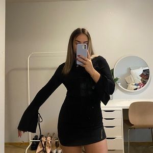 black basic dress